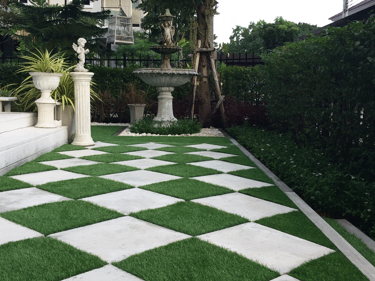 Patterned artificial grass