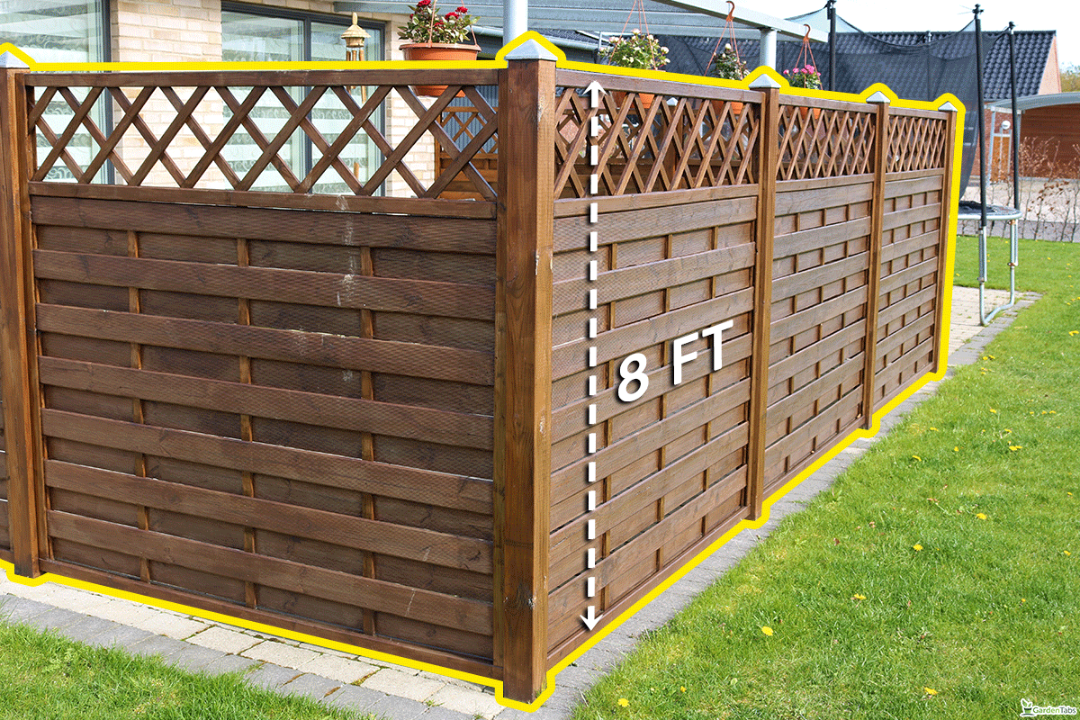 Terrace wooden fence with privacy lattice screen, How To Build A Freestanding Privacy Screen [Step By Step Guide]