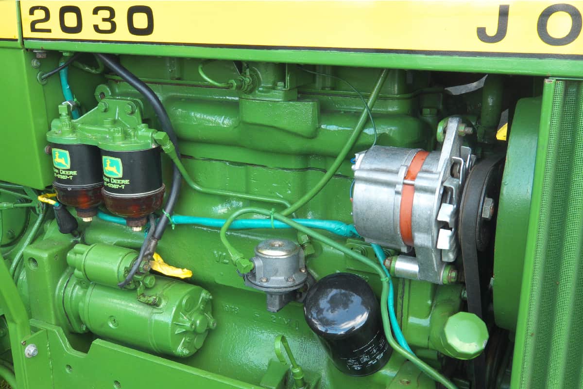 John Deere 2030 tractor engine