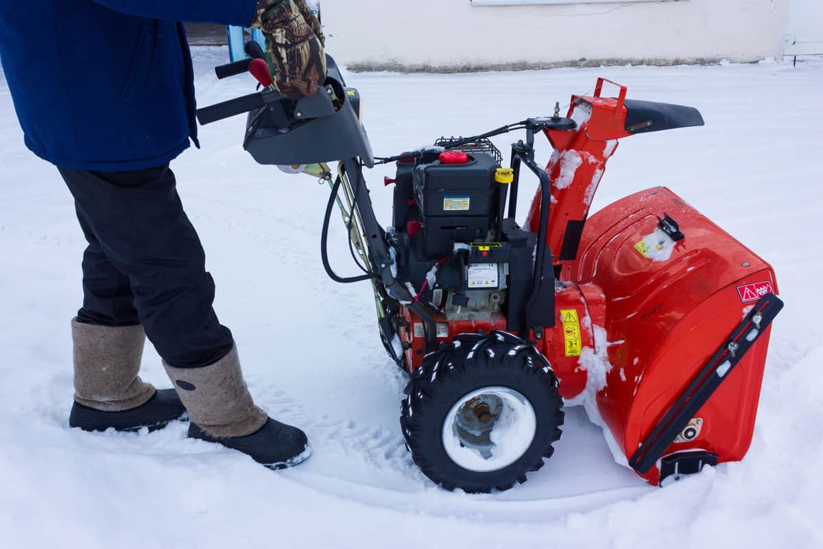 snow removal with Husqvarna ST276EP