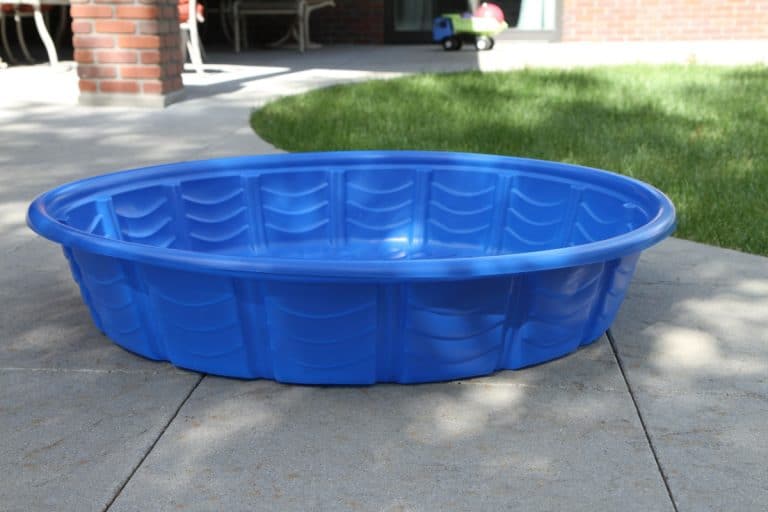 blue kiddie pool
