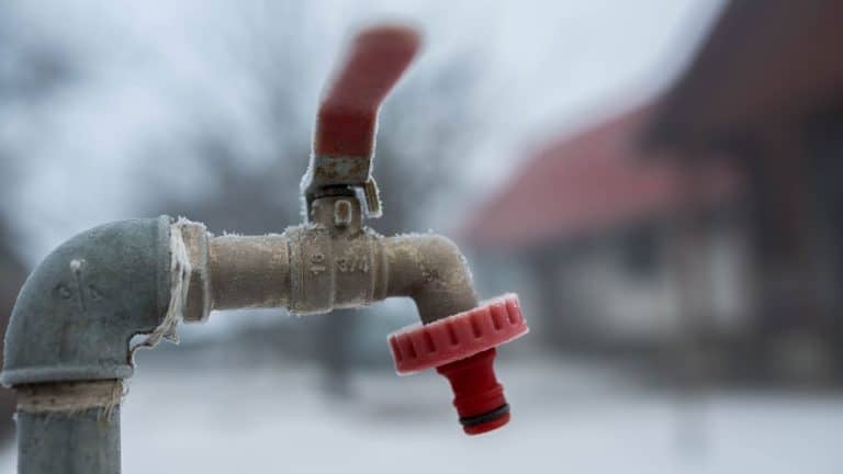 A frozen faucet in the garden, Prevent Frozen Pipes And Faucets In Your Garden With These 6 Fall Prep Steps - 1600x900