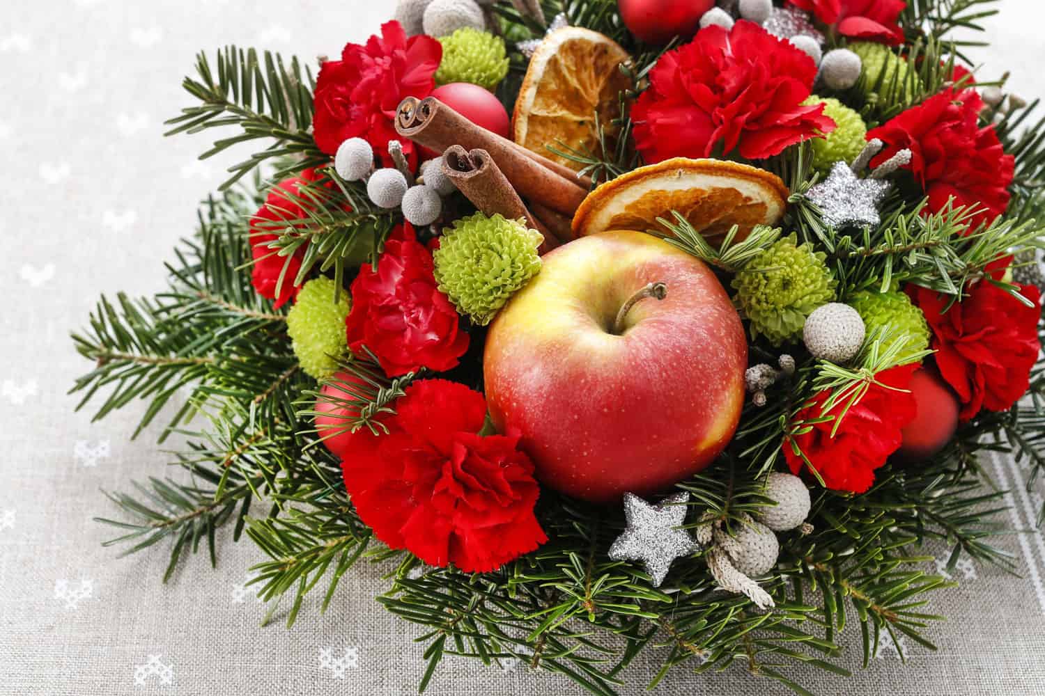 How to make christmas floral arrangement with carnations, chrysanthemum santini flowers